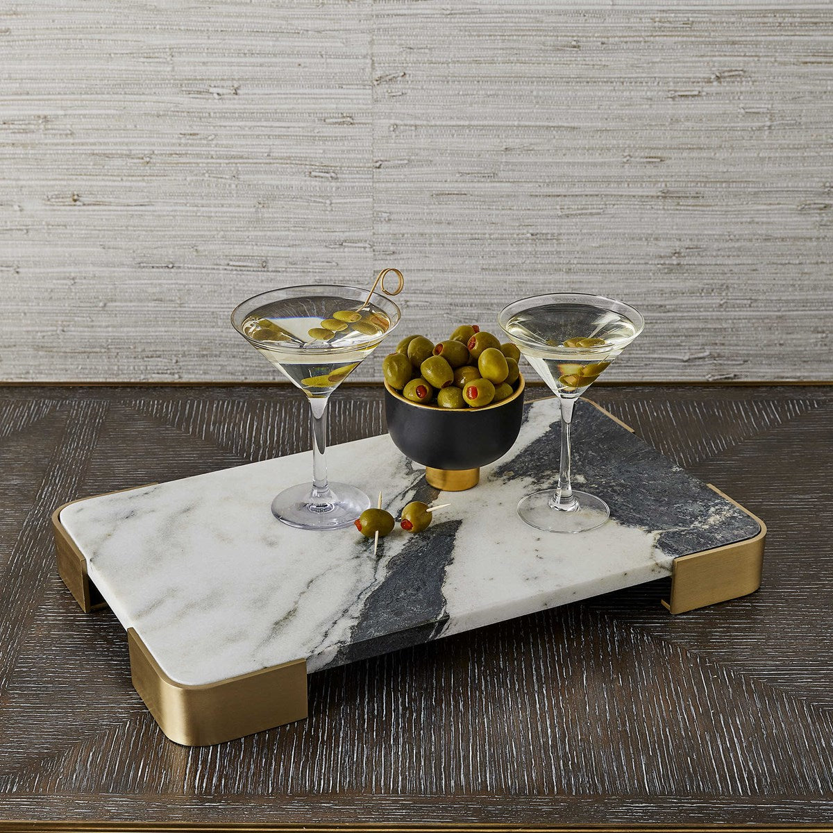 ELEVATED TRAY/PLATEAU - PANDA MARBLE MEDIUM